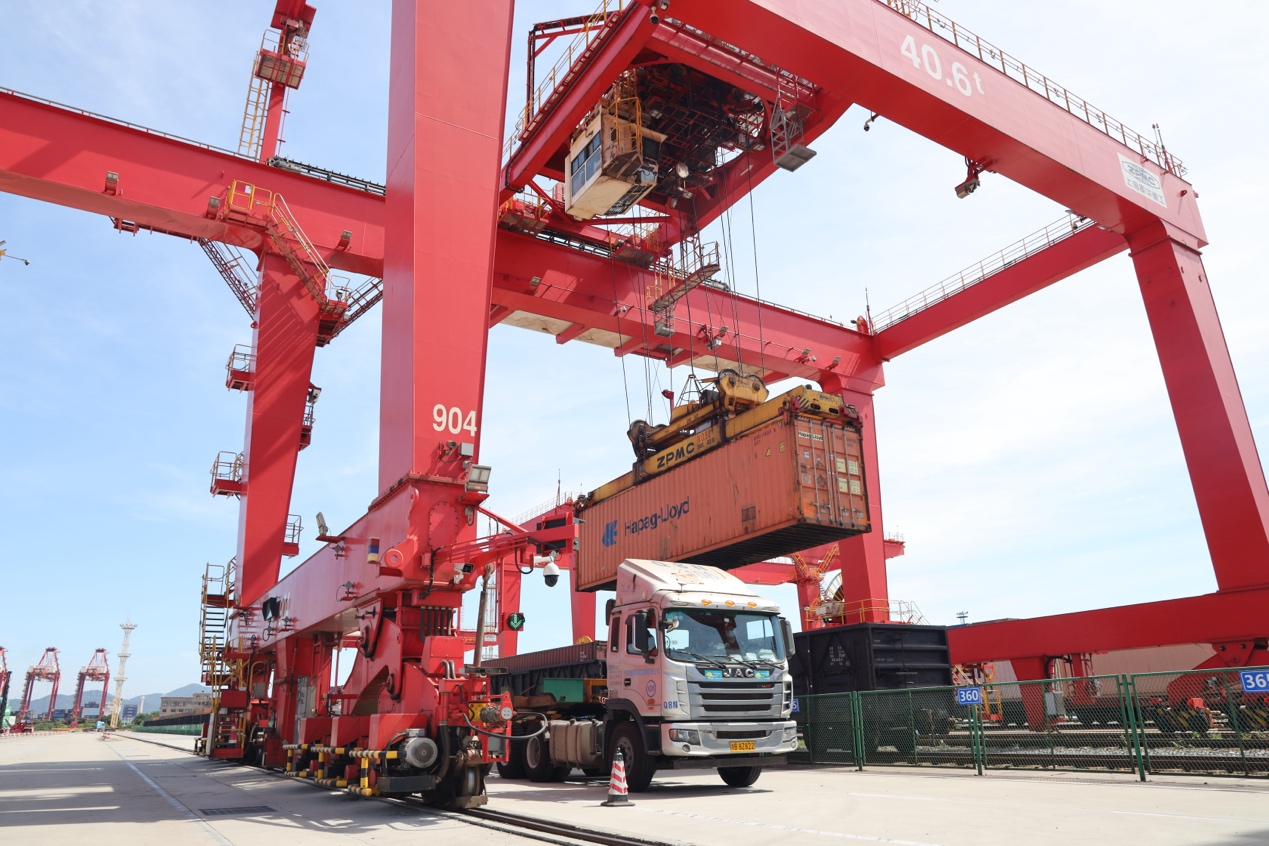 大满贯PG资源津巴布韦Bikita矿山首批透锂长石精矿到港